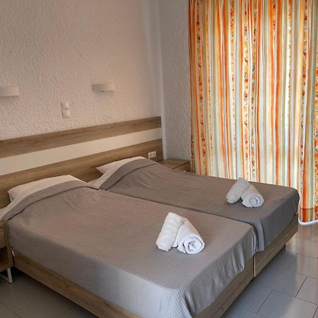 Georgina Agia Marina (Aegina) Exterior foto